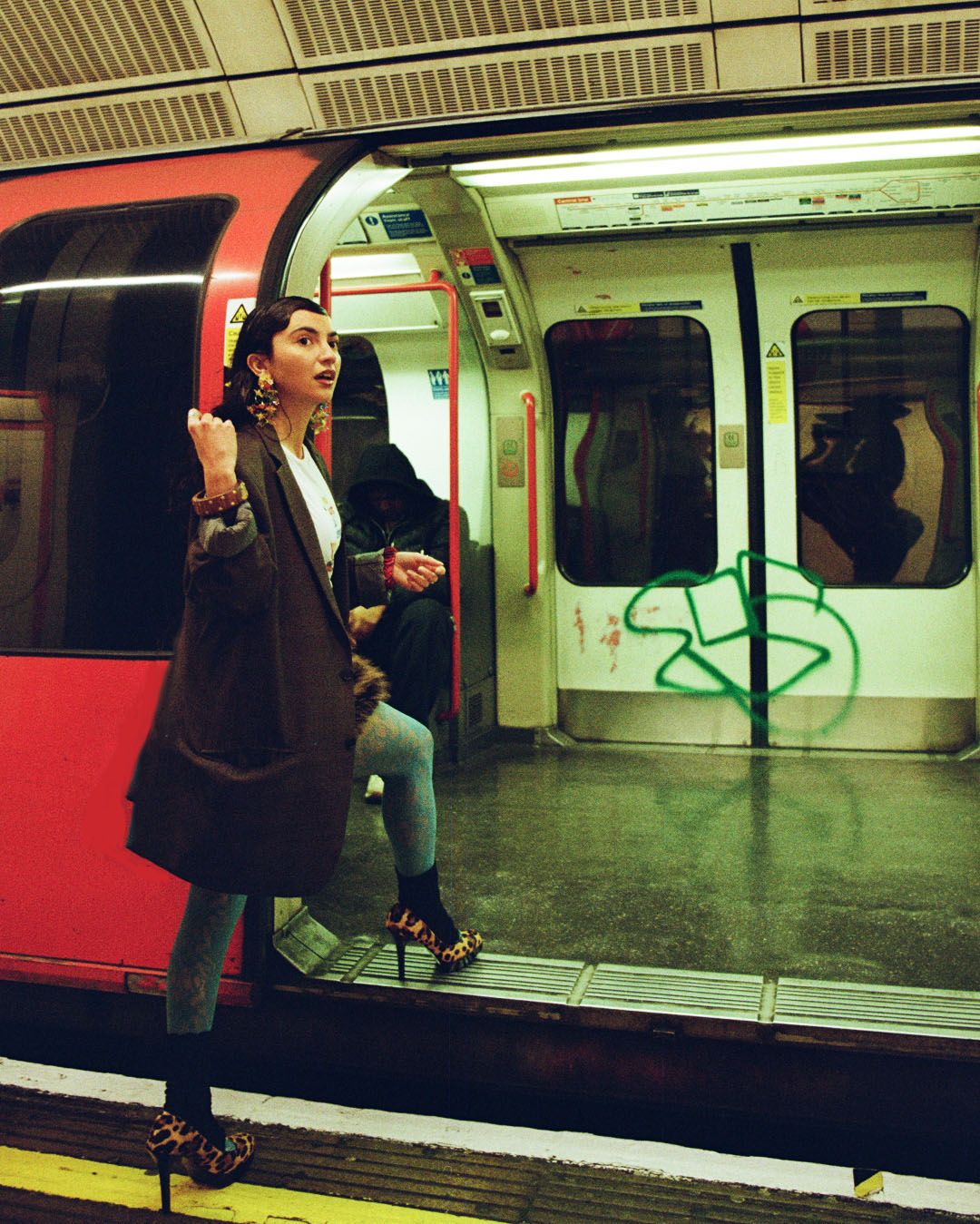 A Messy Series
Ep3 - The London Rush
— 7
